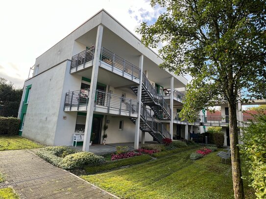 Seniorengerechte 2-Zimmer EG-Wohnung mit Terrasse und Garten