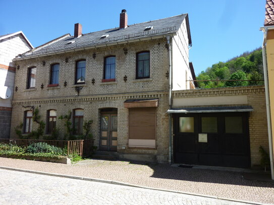 Einfamilienhaus mit ehemaliger Gewerbefläche in Leutenberg