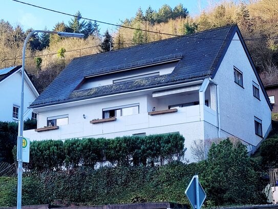 *** Ein-/ Mehrfamilienhaus mit 3 Eigentumswohnungen sowie 3 Garagen in toller Lage von Boppard ***