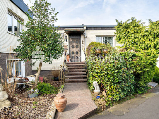 Schönes kleines Reihenmittelhaus in zentraler Lage mit eigenem Grundstück und Garage!