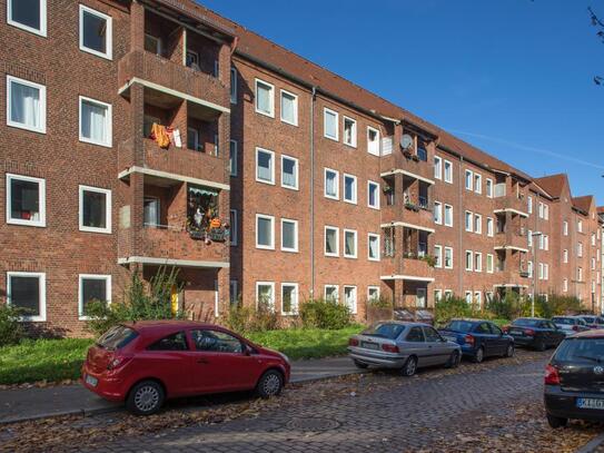 2,5-Zimmer-Wohnung in Kiel für Selbstrenovierer mit Balkon