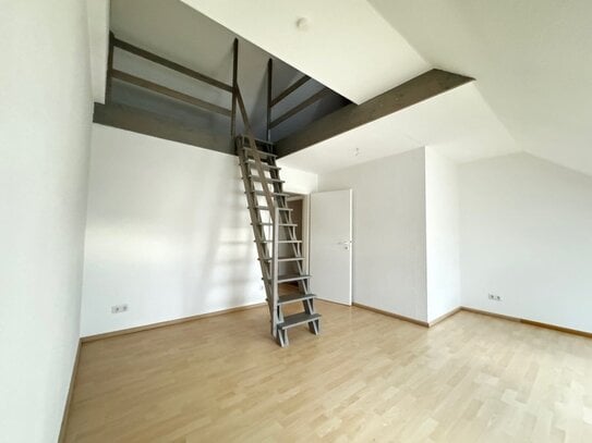 RESERVIERT!!Tip Top gepflegtes Reihenhaus in sonniger Höhenlage ** Keller** Garage** EBK