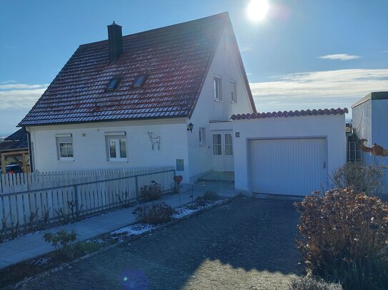 Einfamilienhaus mit großem Garten in Aussichtslage !