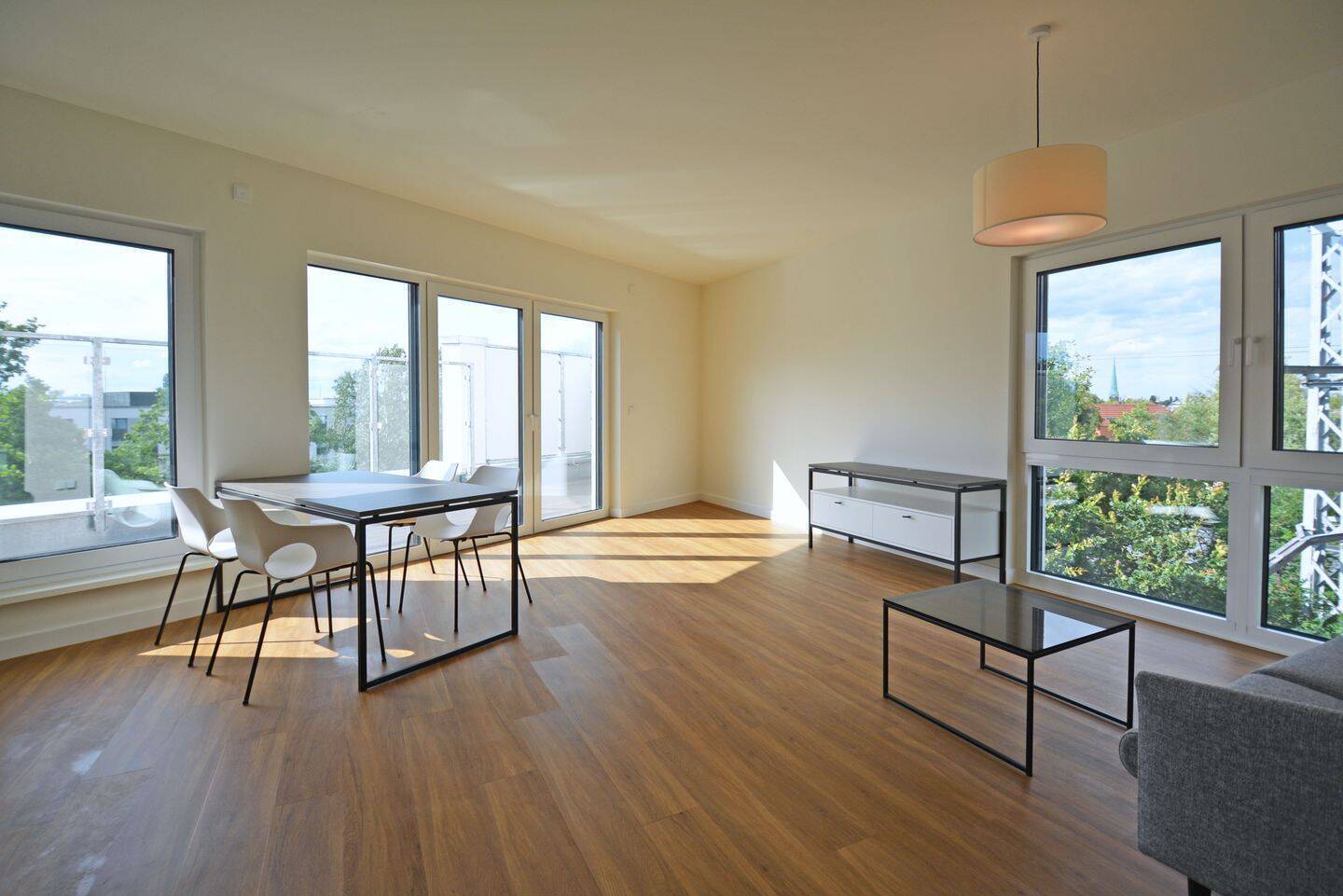 Neubau: Teilmöblierte 2-Zimmer-Wohnung mit Dachterrasse - Photo 1