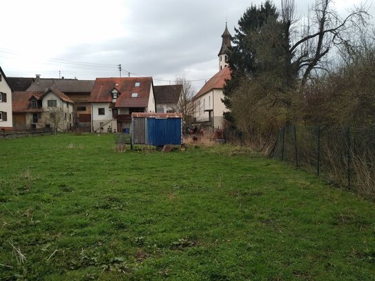 Großes Baugrundstück in Ortskernlage von Menningen