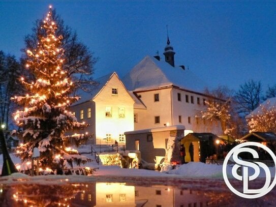 Herrschaftliches Schloss mit Gastronomieeinheit & 4 gepflegten Wohneinheiten (5 Teileigentumseinheiten) - Parkplatz, Ga…