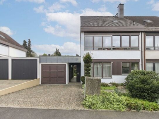 Gepflegtes, großes Familienidyll mit Garten, Freistellplatz und einer Garage in Schweinfurt