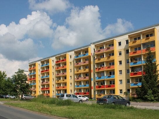 3-Raum-Wohnung mit Balkon, Badewanne und tollem Ausblick