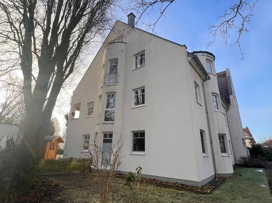 ZU VERMIETEN AUF ZEIT: Traumhafte, großzügige, teilmöblierte Wohnung mit Einbauküche und Stellplatz im Herzen von Soest