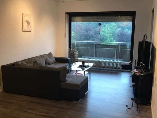 Charmante 3 Zimmer-Wohnung im Erdgeschoss mit Sonnenloggia und Stellplatz!