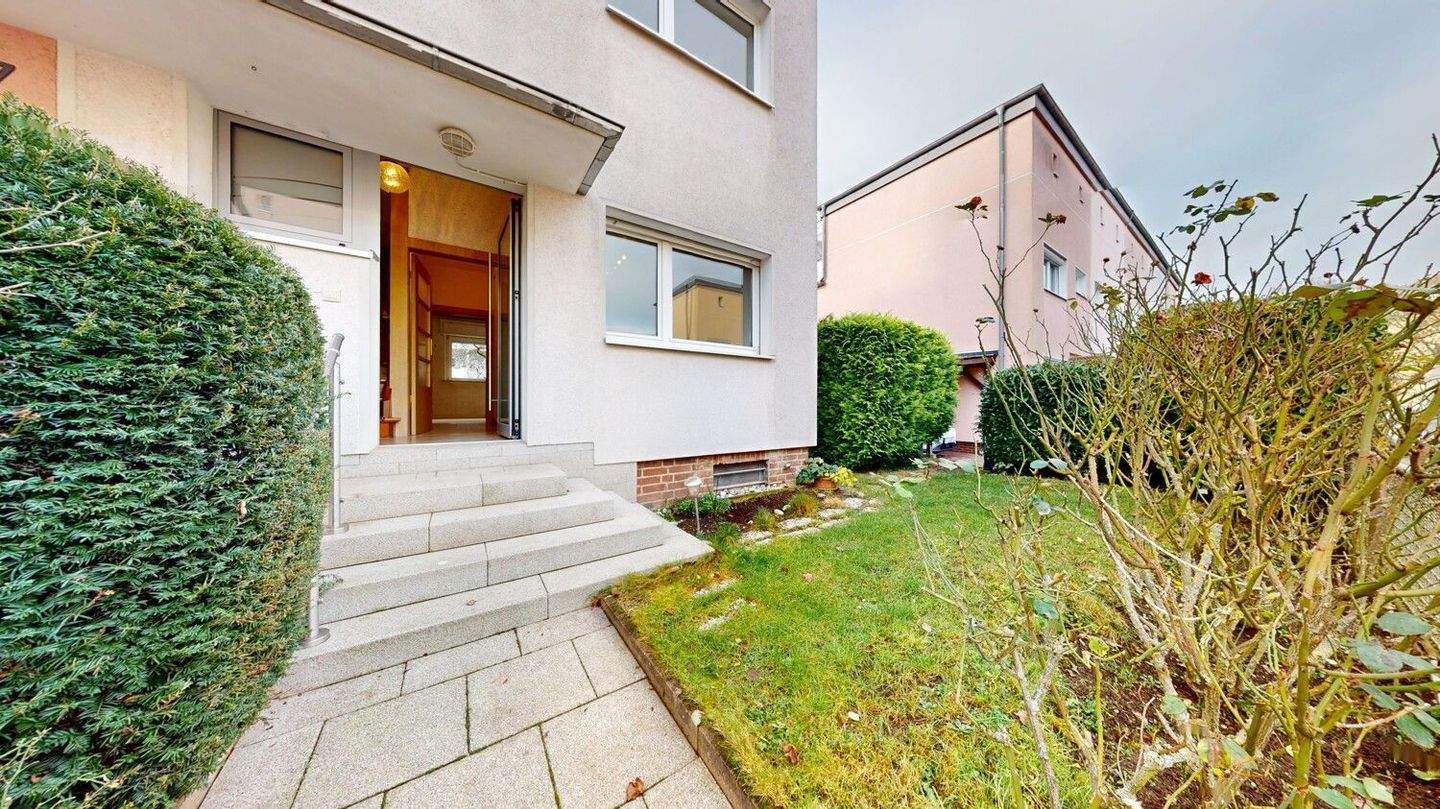 Charmantes, einseitig angebautes Reihenhaus auf Erbpachtgrundstück