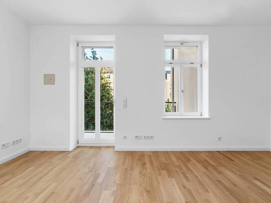 Hochwertiges Familiendomizil im Dachgeschoß - 4-Raum Wohnung - Loggia, Parkett, CAT-7-Verkabelung, Personenaufzug etc.