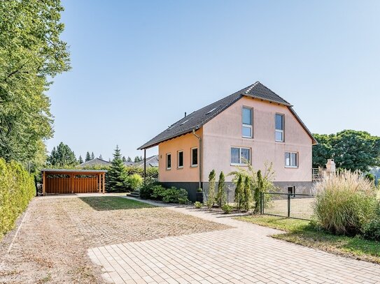 Freistehendes Einfamilienhaus auf einem 5.200m² großen Grundstück