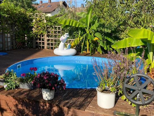 3-ZIMMER mit großem Garten, Pool & Freisitz