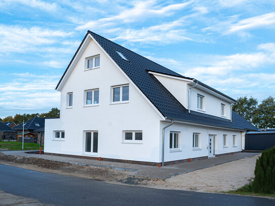 Elegantes Wohnen im Mehrfamilienhaus: 3-Zimmer-Wohnung im Obergeschoss links - Am Wohnpark Hamfeld