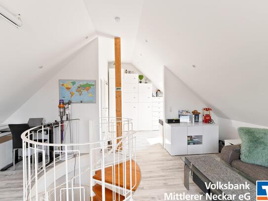 Helle und großzügige 2,5 Zimmer-Maisonette-Wohnung in begehrter Wohnlage!