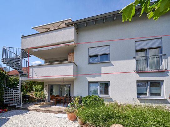 großzügige 3 Zimmer-Erdgeschoss-Wohnung mit Balkon und Garage