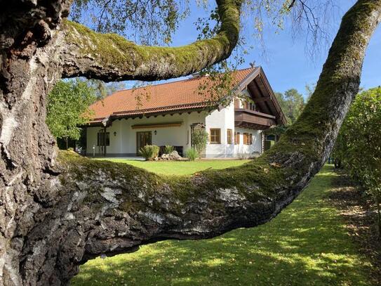 Sonniges Landhaus - Juwel mit viel Platz, ca. 1300 m³ schön angelegtes Grundstück mit altem Baumbestand...