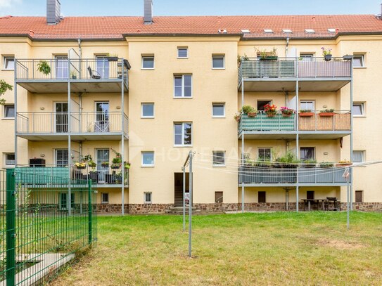 Helle 2-Zimmer-Wohnung in denkmalgeschütztem Haus mit Nordbalkon & Südloggia in Kleinzschocher