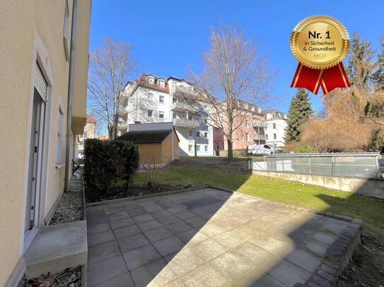 Sonnige Terrasse I Luxuriöses Tageslichtbad mit Badewanne sowie Dusche I Neue Einbauküche
