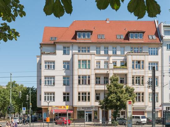 Als Kapitalanlage: Großzügig geschnittene Wohnung mit Gäste-WC & Balkon