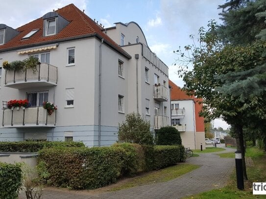 Ruhige und schöne 2-Zi-Wohnung mit Balkon, Laminatboden und TG-Stellplatz in Coswig.