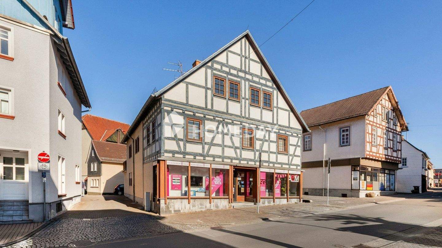 Altbau-Juwel: Wohnen und Gewerbe unter einem Dach - ZFH mit Gewerbeeinheit von ca. 145 QM