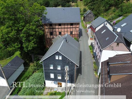 Einfamilienhaus mit riesiger Scheune!