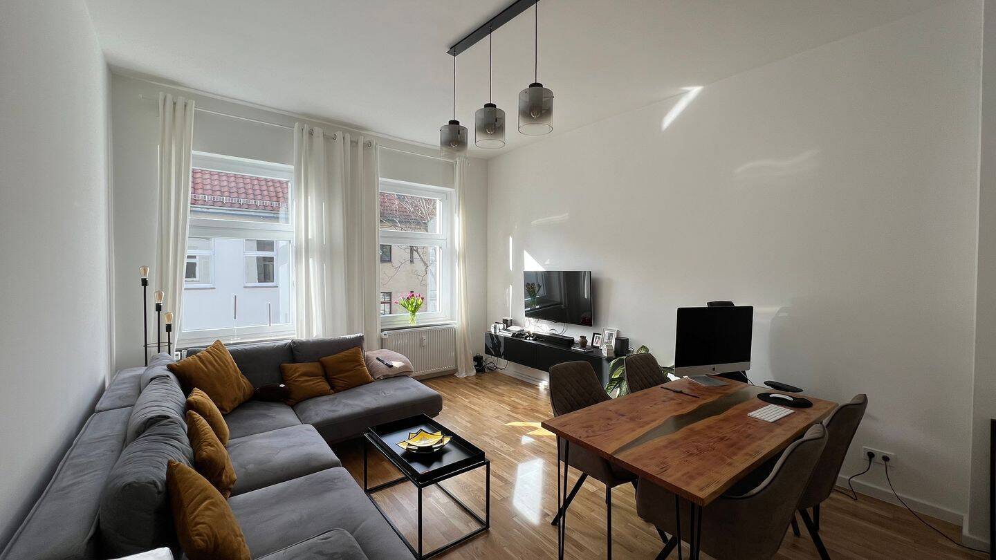 2 Zimmer Altbauwohnung - kernsaniert & lichtdurchflutet - Photo 1