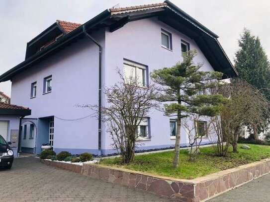 Mehrgenerationenhaus- Drei Familien unter einem Dach- mit 3 EBK, gr. Garten, Doppelgarage...in ruhiger Wohnlage!