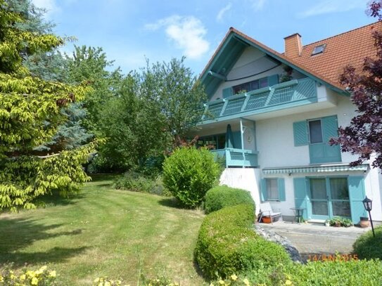 Sonnige, gemütliche 2 ZKB mit Einbauküche und Terrasse in Fritzlar-Züschen mit eigenem Eingang und im Grünen