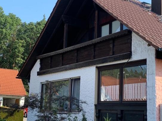 Gepflegte 4-Zimmer-Mietwohnung mit großem SÜD-Giebelbalkon in 91093 Heßdorf - Gemeinde Klebheim