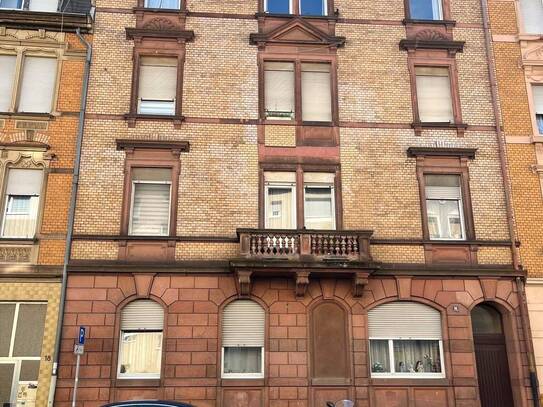 Großzügige, gepflegte Dachgeschosswohnung in zentraler Lage