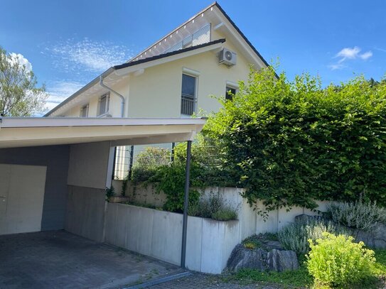 Gepflegte Doppelhaushälfte in ruhiger Lage, inkl. Klimaanlage, Garten und Carport