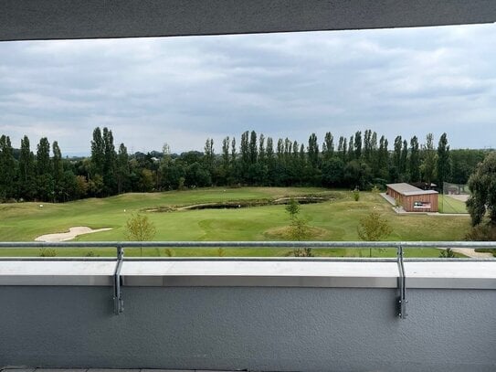 *Erstbezug* Dachgeschosswohnung mit Blick ins Grüne!