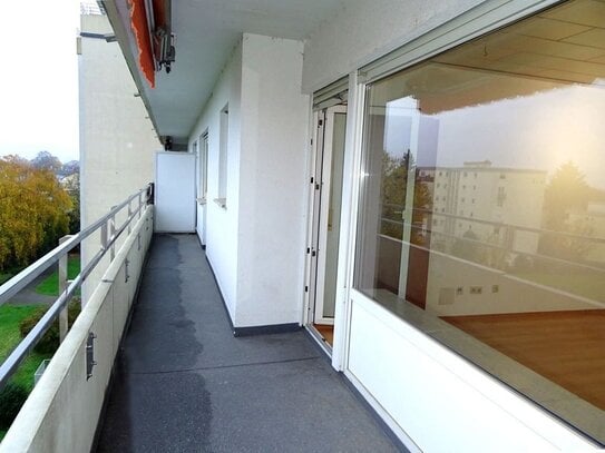 Helle vermietete 2 Zimmerwohnung mit gr. Südbalkon + TG-Stellplatz