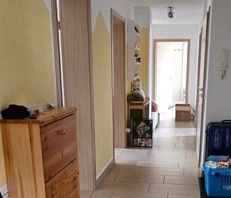 Schöne 5 Zimmer Wohnung mit großem Balkon