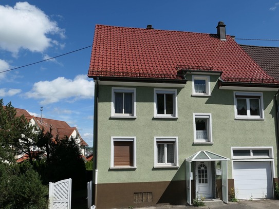 NEUER PREIS! Großes Wohnhaus mit Garage und Garten in Wehingen