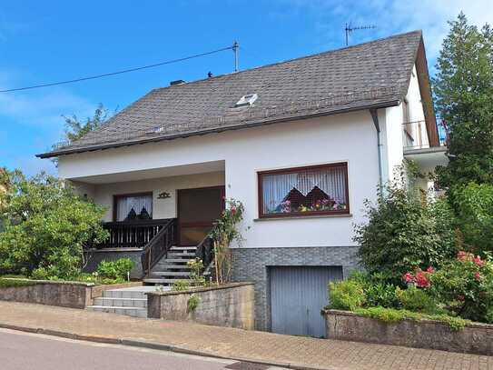 Losheim am See/Britten 6 Schlafzimmer für die große Familie oder 2 x Whg