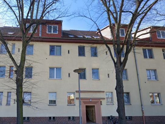 Schöne 2-Zimmer Dachgeschosswohnung mit Balkon in Tempelhof