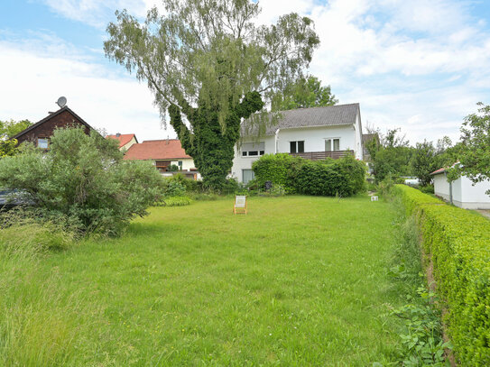 Bebautes Grundstück mit Altbestand (Zweifamilienhaus) in Emmering!