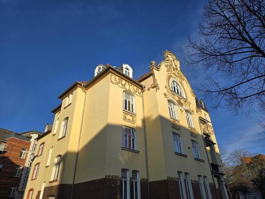 Dachgeschoss-Maisonette Wohnung mit Aufzug und Stellplatz