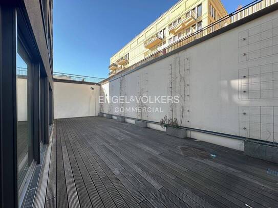 Stilvolles Büro mit Terrasse
