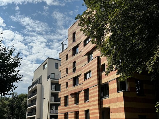 Traumlage - 2 Zimmer - Dachterrasse - neue Einbauküche - Stellplatz in Tiefgarage - Fahrstuhl