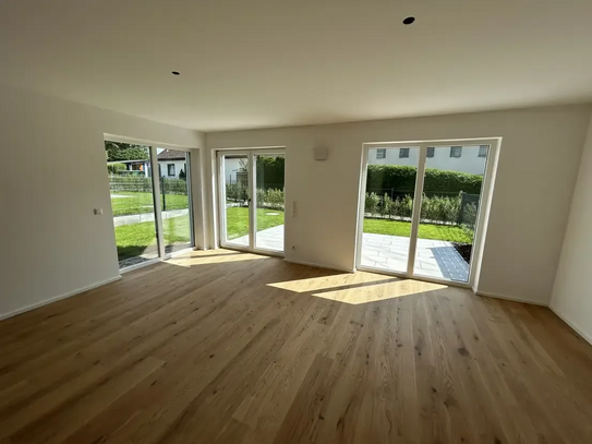 Exklusive Doppelhaushälfte mit schönem Garten, Alu-Carport und Grundwasser-Wärmepumpe