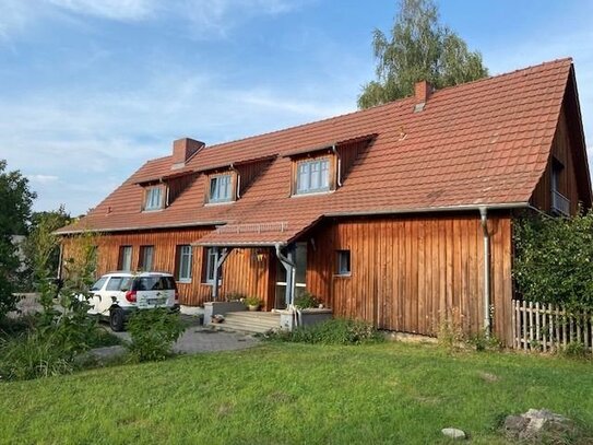 Zweifamilienhaus mit Flair im Grünen - 99334 Elxleben