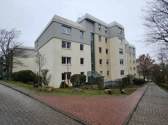 Helle, geräumige 4 Zi. Dachgeschosswohnung mit Dachterrasse und Einbauküche