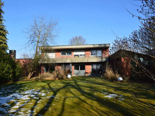 5-Zi.-Architektenbungalow mit 1.152 m² Parkgrundstück u. 2 Bädern in Lappersdorf-Hoher Sand