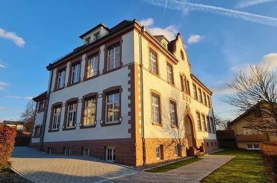 Aussergewöhnliche Souterrainwohnung im ehemaligen Schulhaus