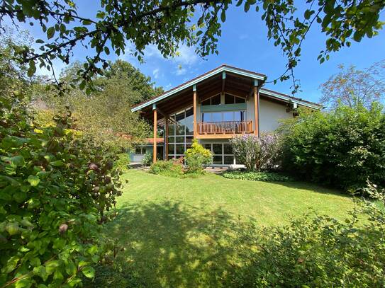 Lichtdurchflutete individuelle Villa mit Einliegerwohnung in ruhiger TOP-Lage